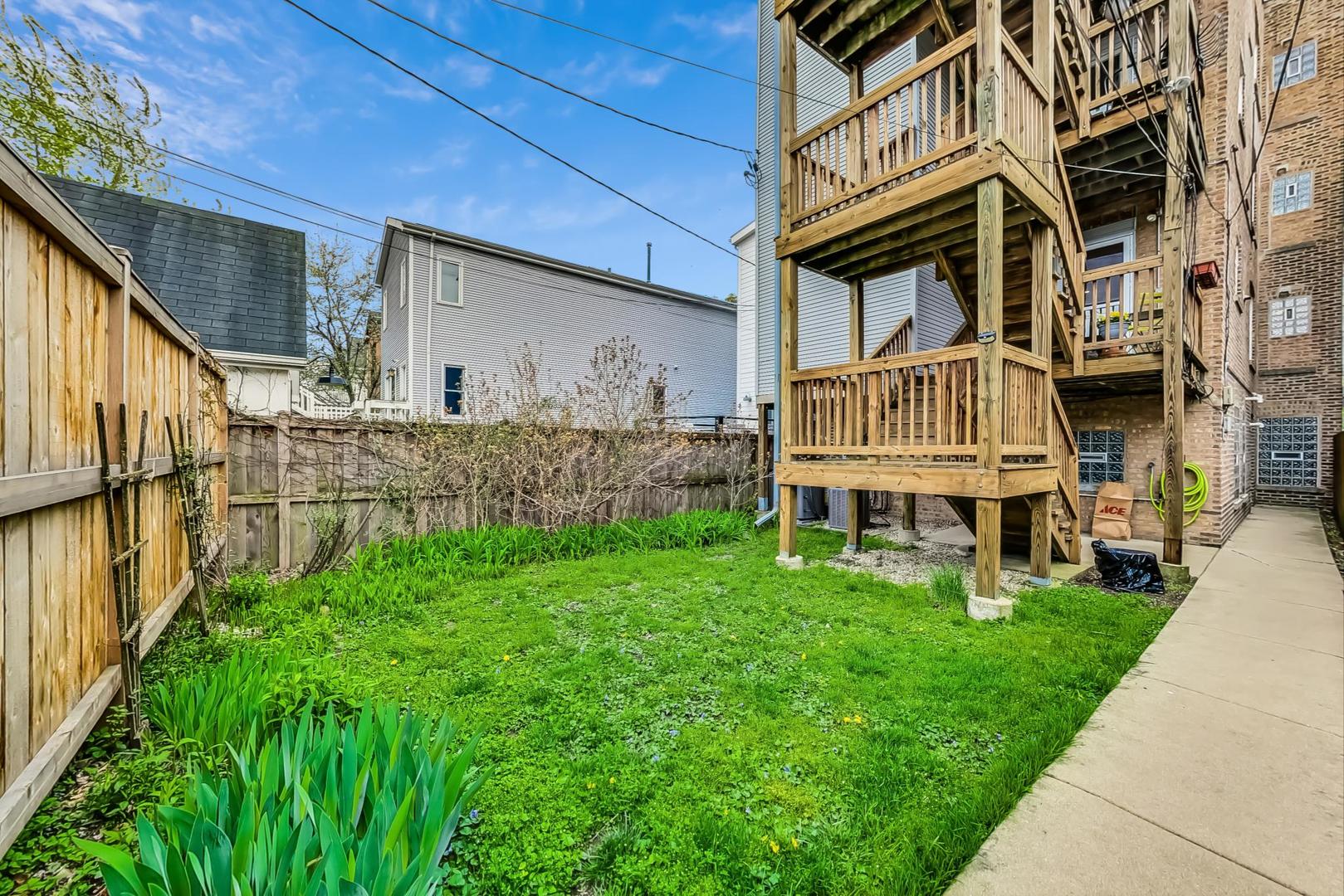 3319 N Bell Avenue Unit: 1