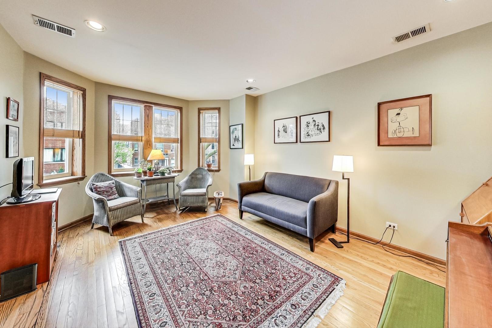 3319 N Bell Avenue Unit: 1