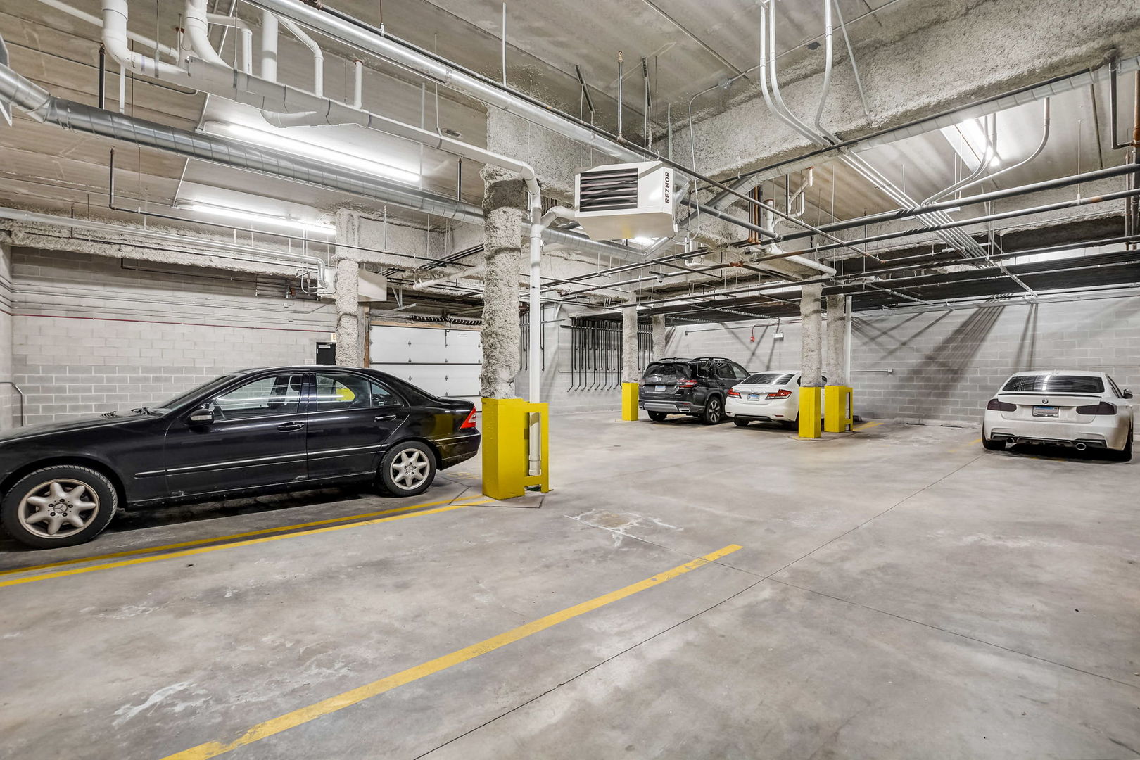 128 S Laflin Street Unit: 208