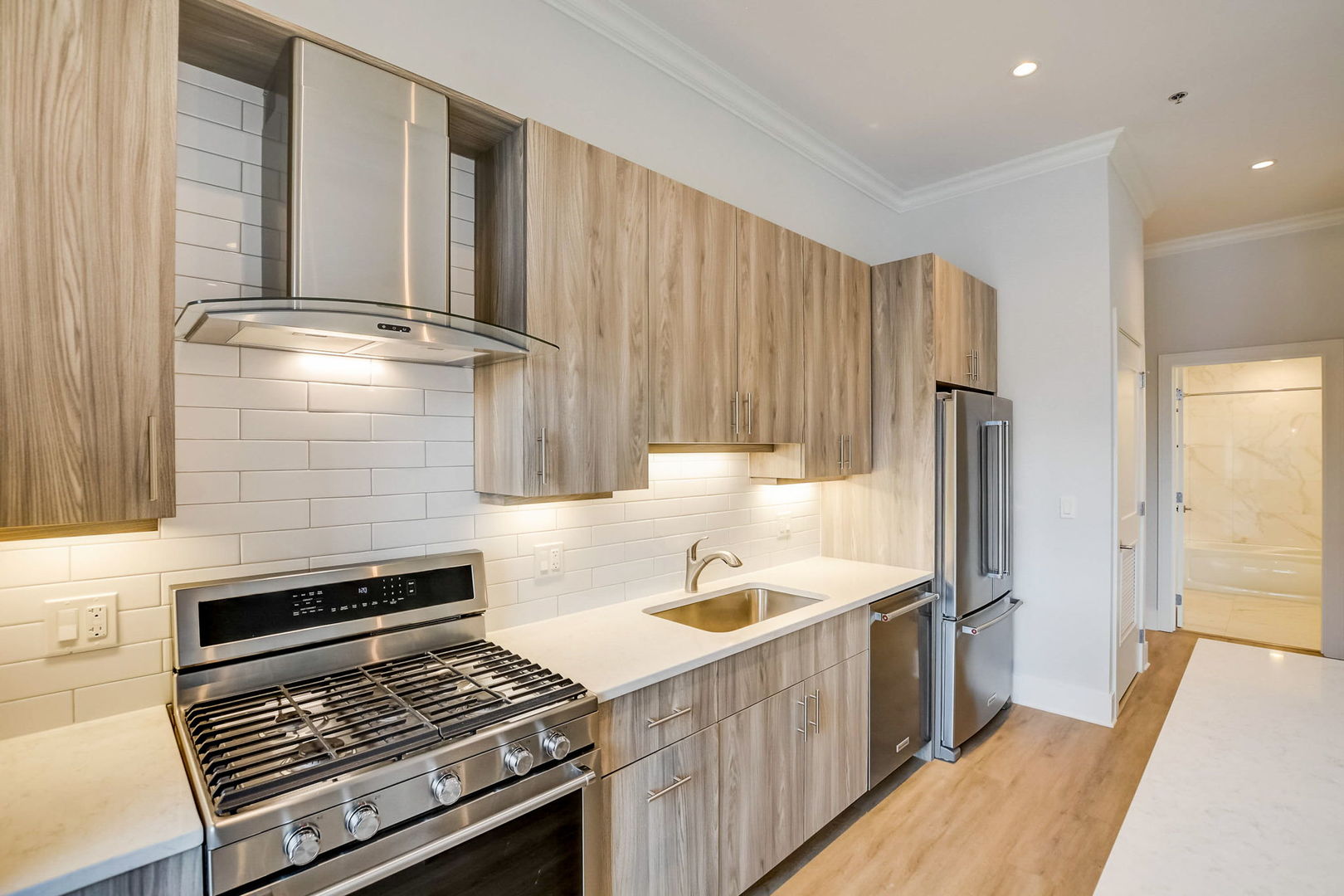 128 S Laflin Street Unit: 208