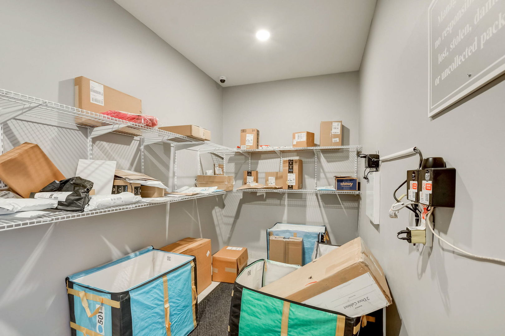 128 S Laflin Street Unit: 208