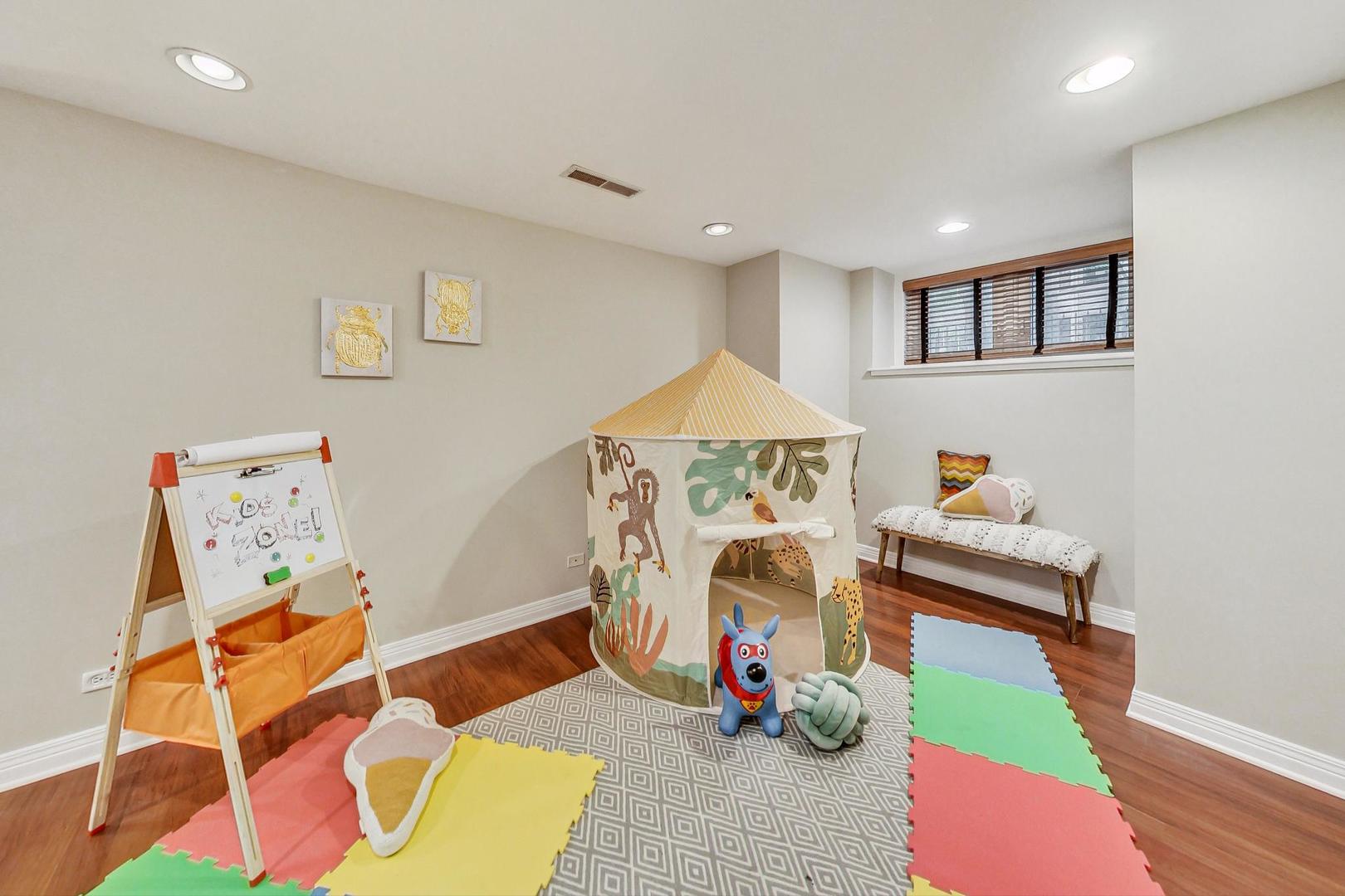 2229 N Seminary Avenue Unit: 1