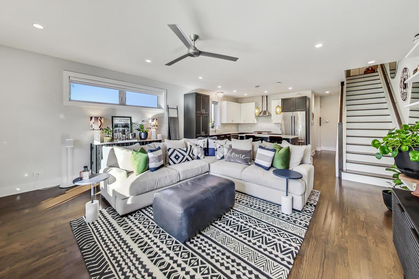 1819 N St Louis Avenue Unit: 2FN