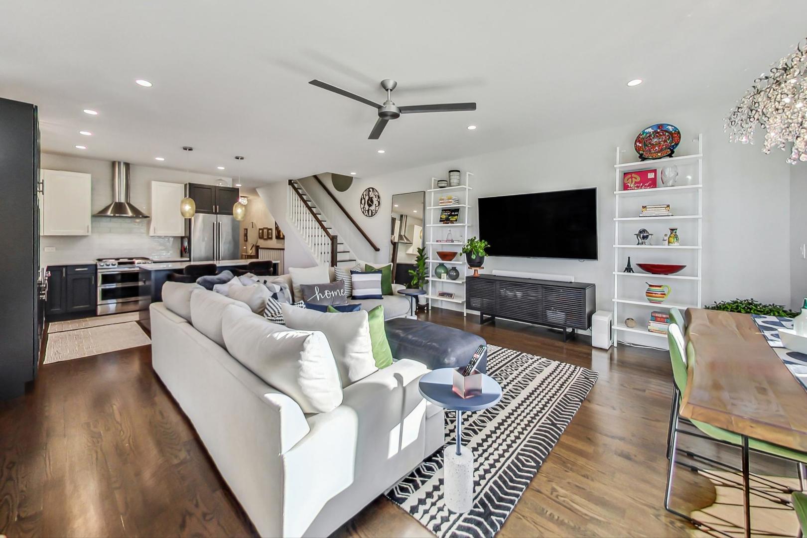 1819 N St Louis Avenue Unit: 2FN