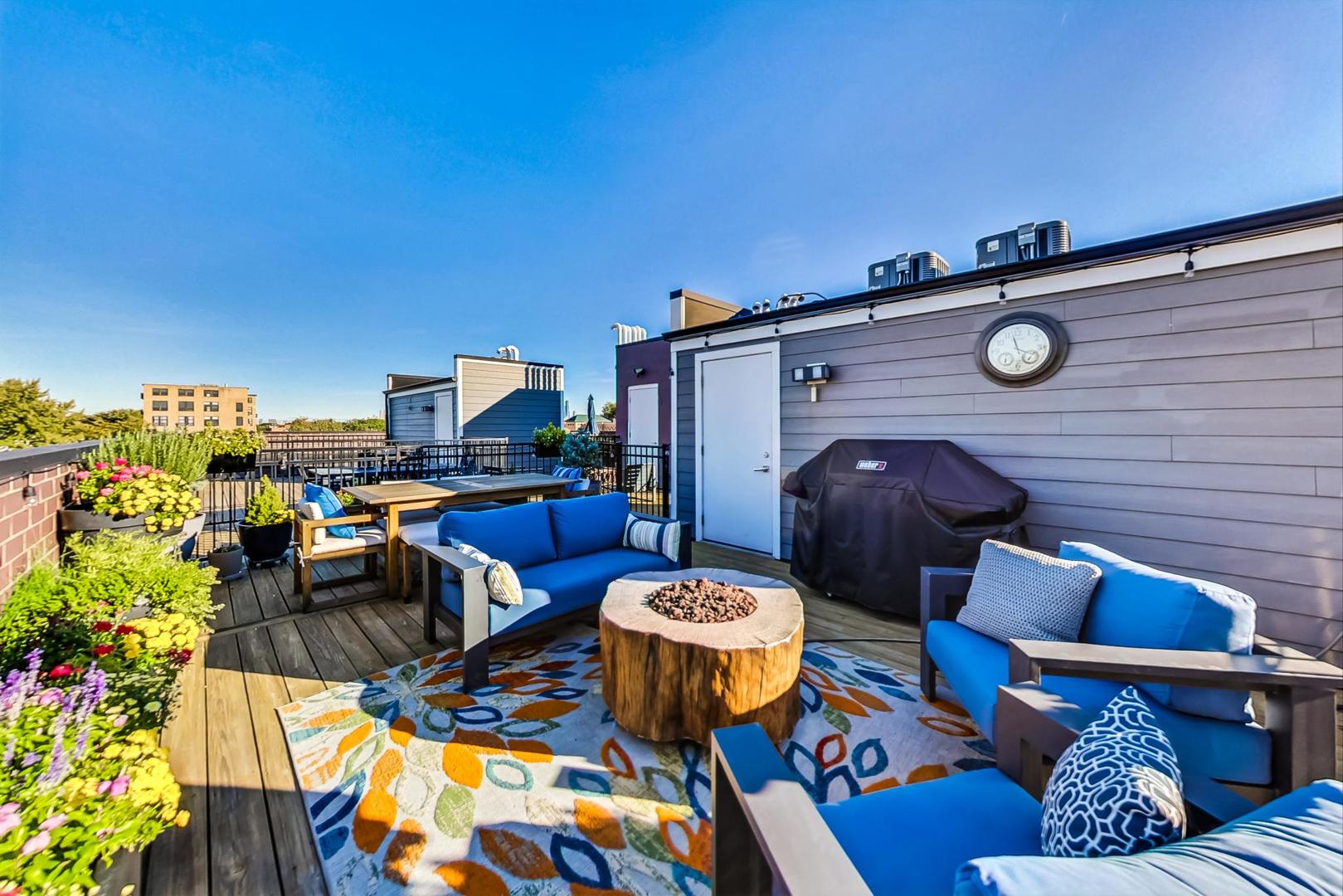 1819 N St Louis Avenue Unit: 2FN