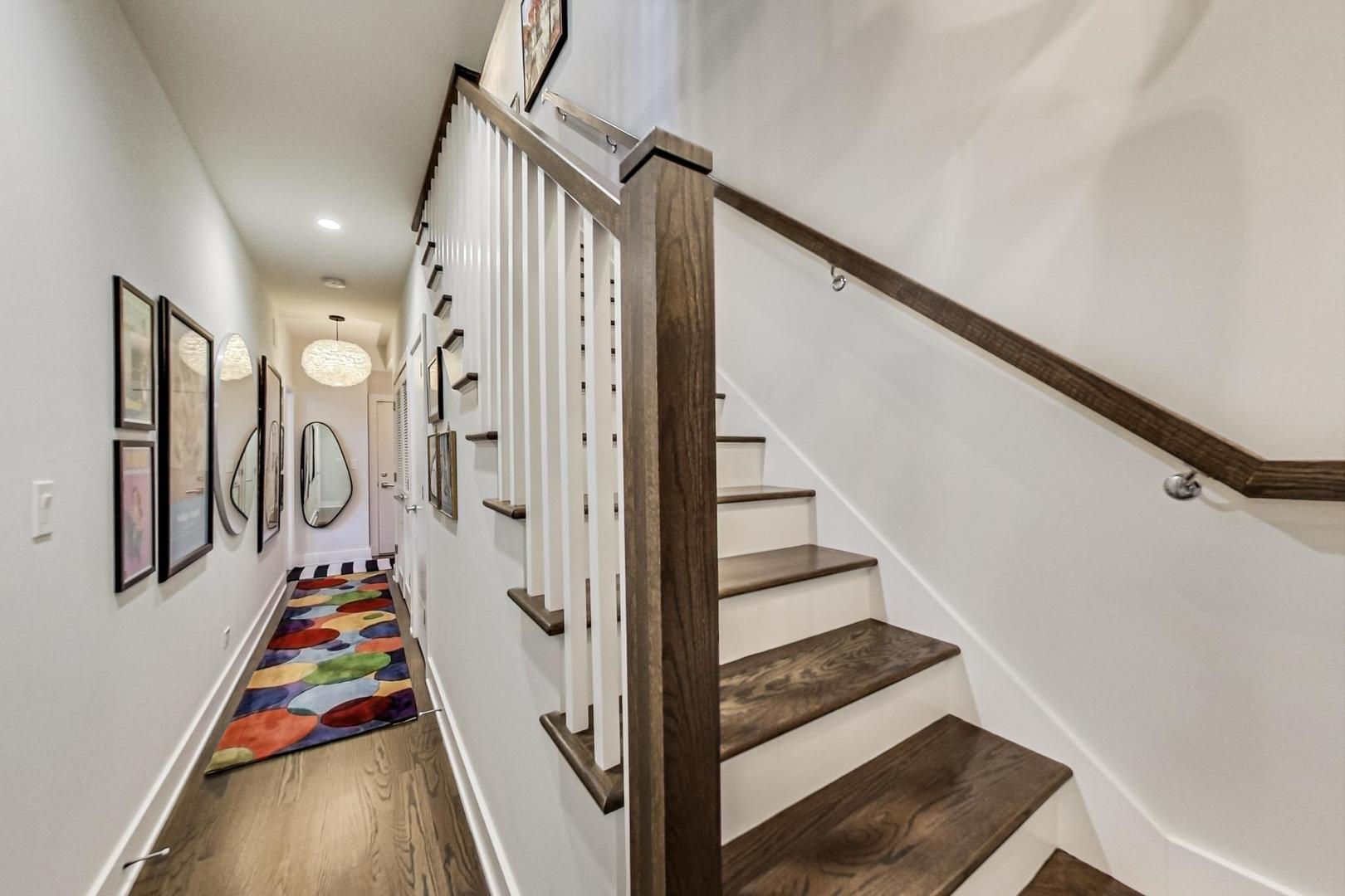 1819 N St Louis Avenue Unit: 2FN