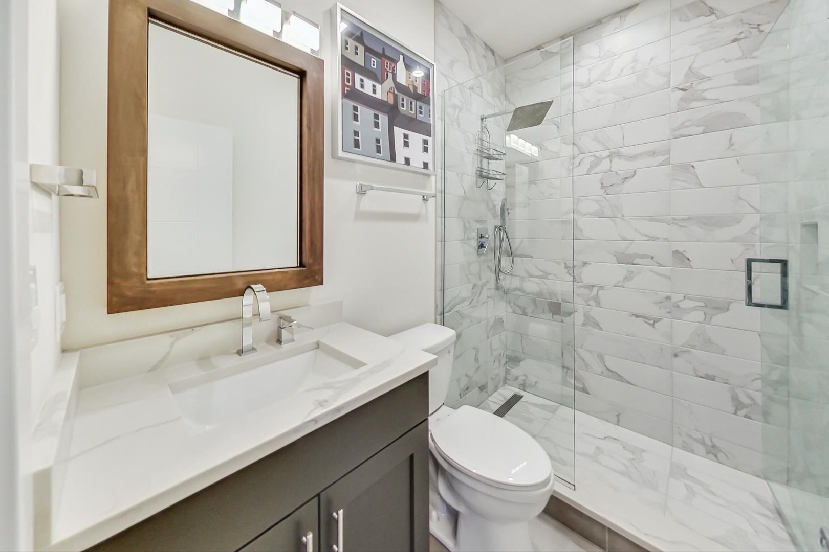1819 N St Louis Avenue Unit: 2FN