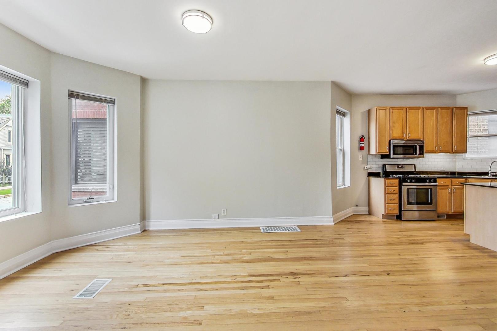 2531 W Medill Avenue Unit: 1