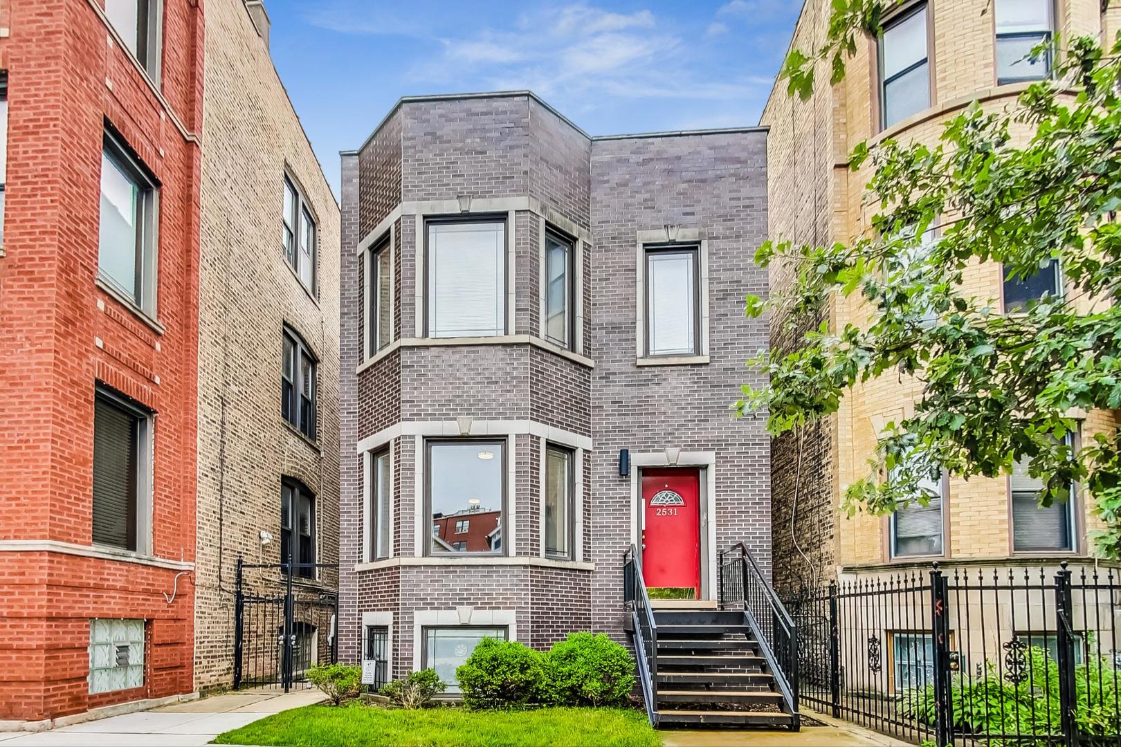 2531 W Medill Avenue Unit: 1