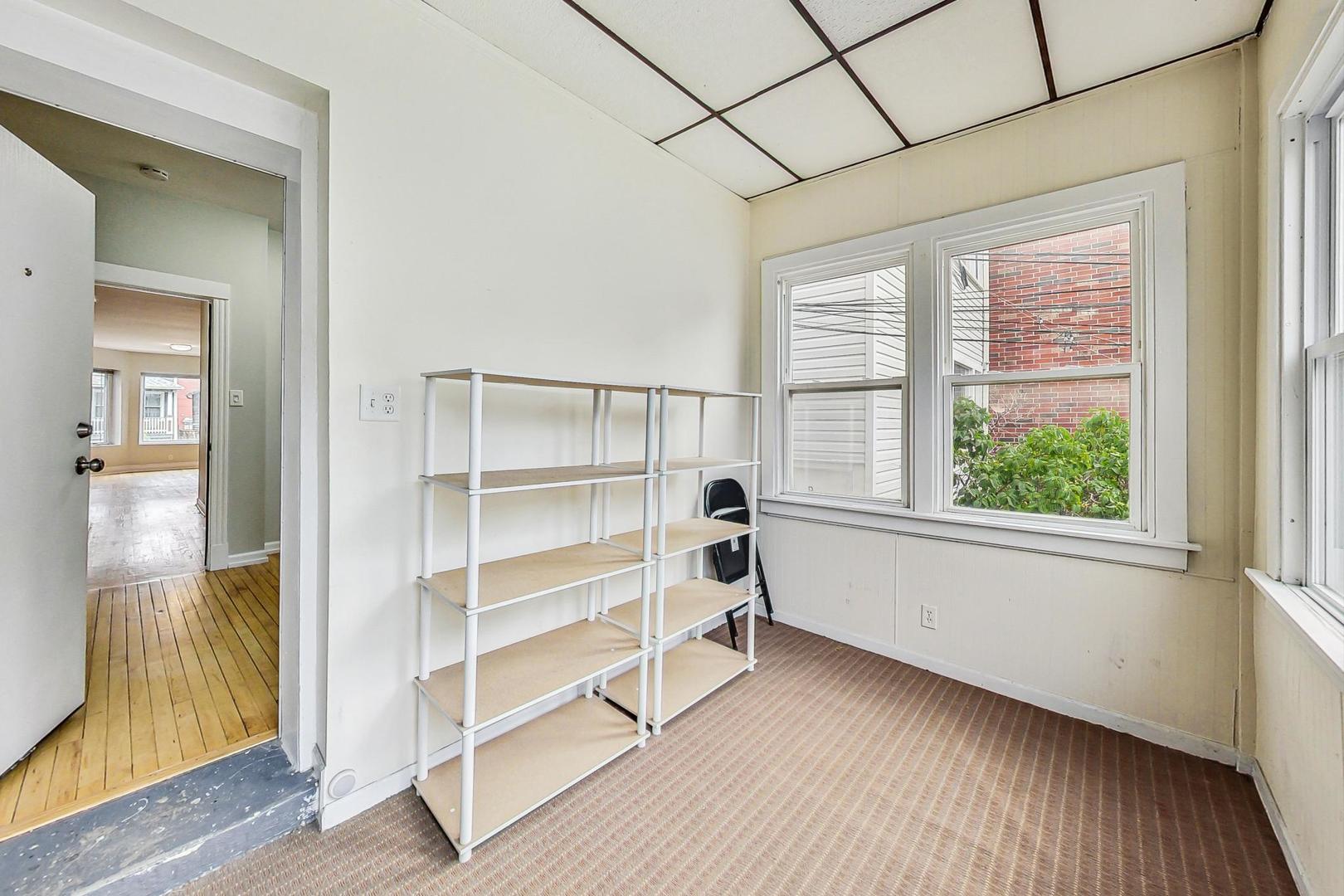 2531 W Medill Avenue Unit: 1
