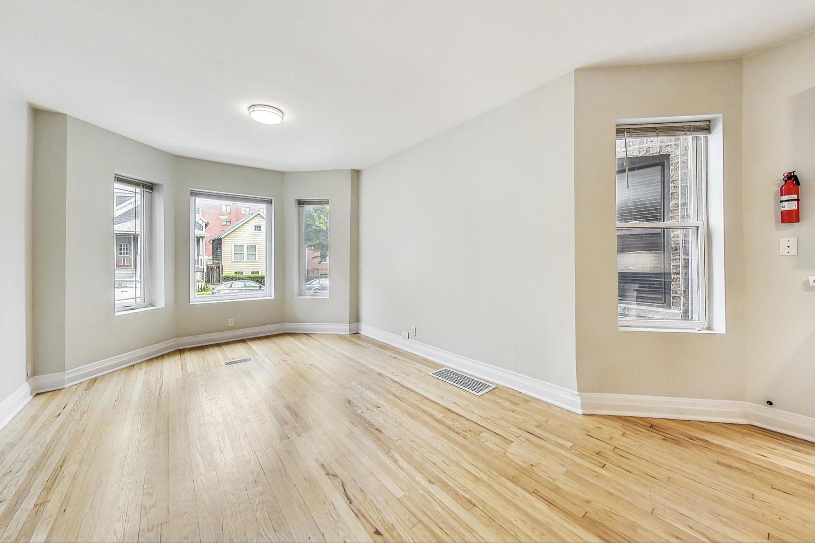 2531 W Medill Avenue Unit: 1