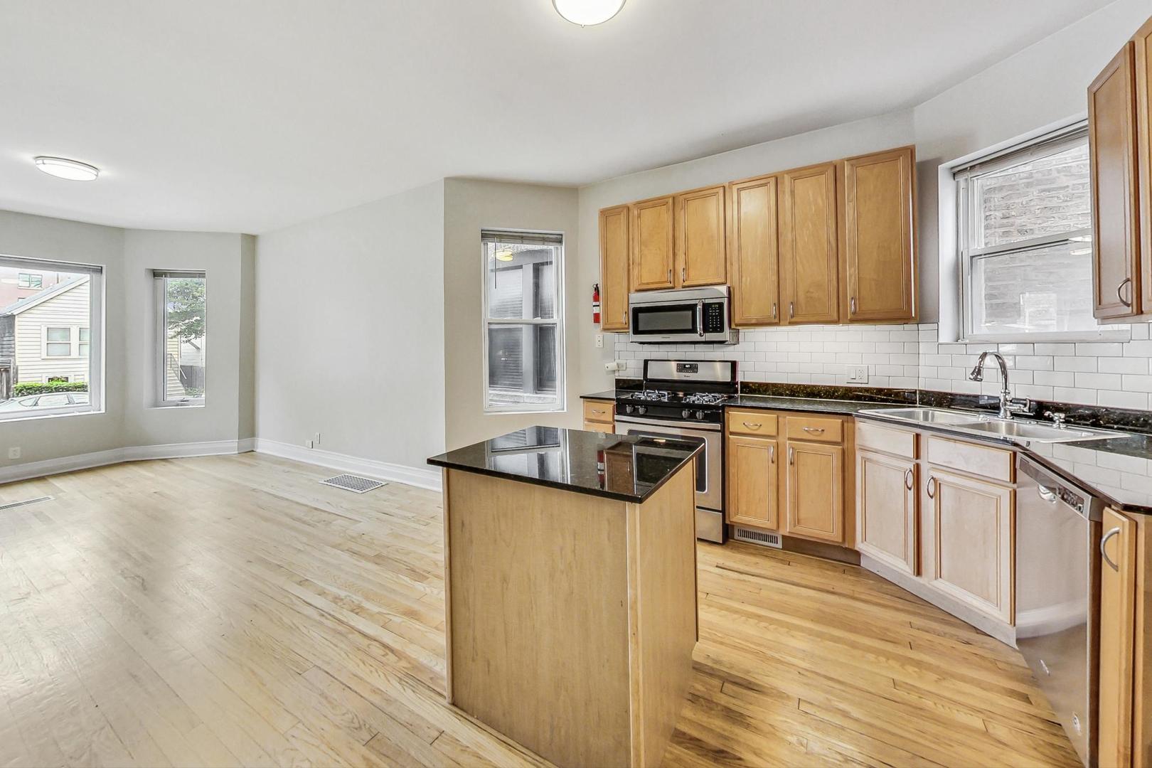 2531 W Medill Avenue Unit: 1