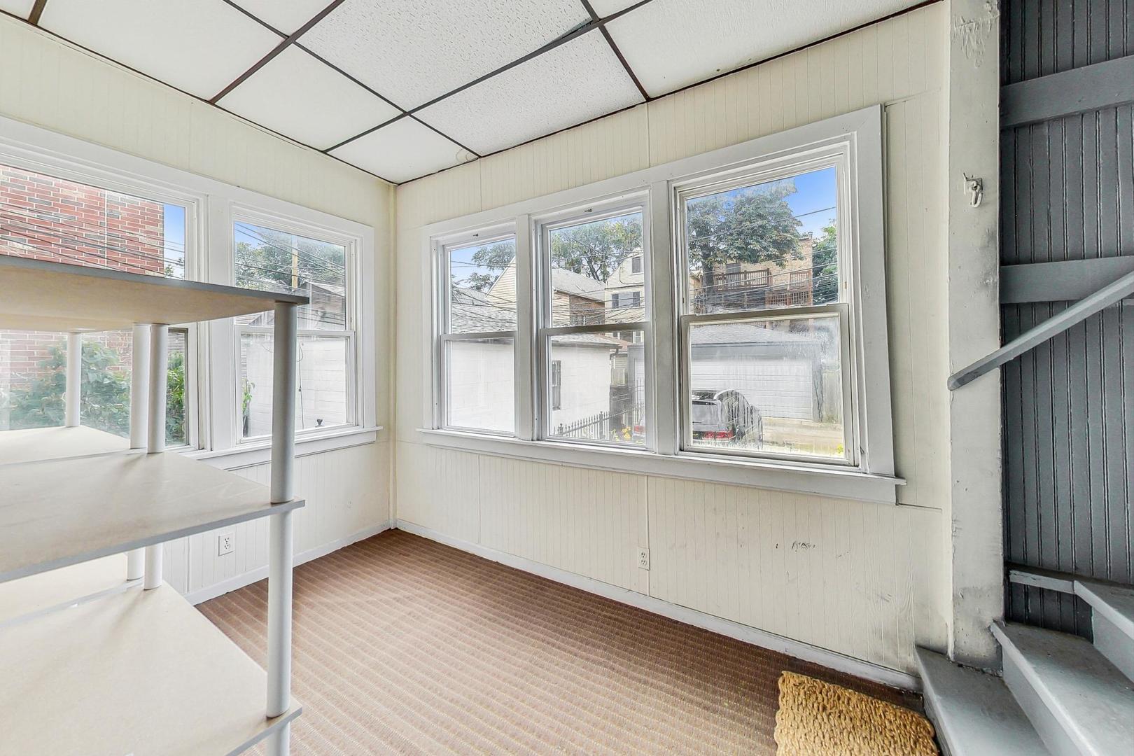 2531 W Medill Avenue Unit: 1