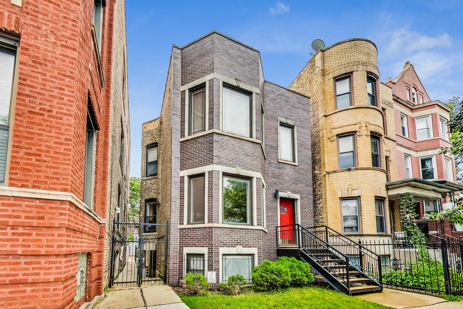 2531 W Medill Avenue Unit: 1