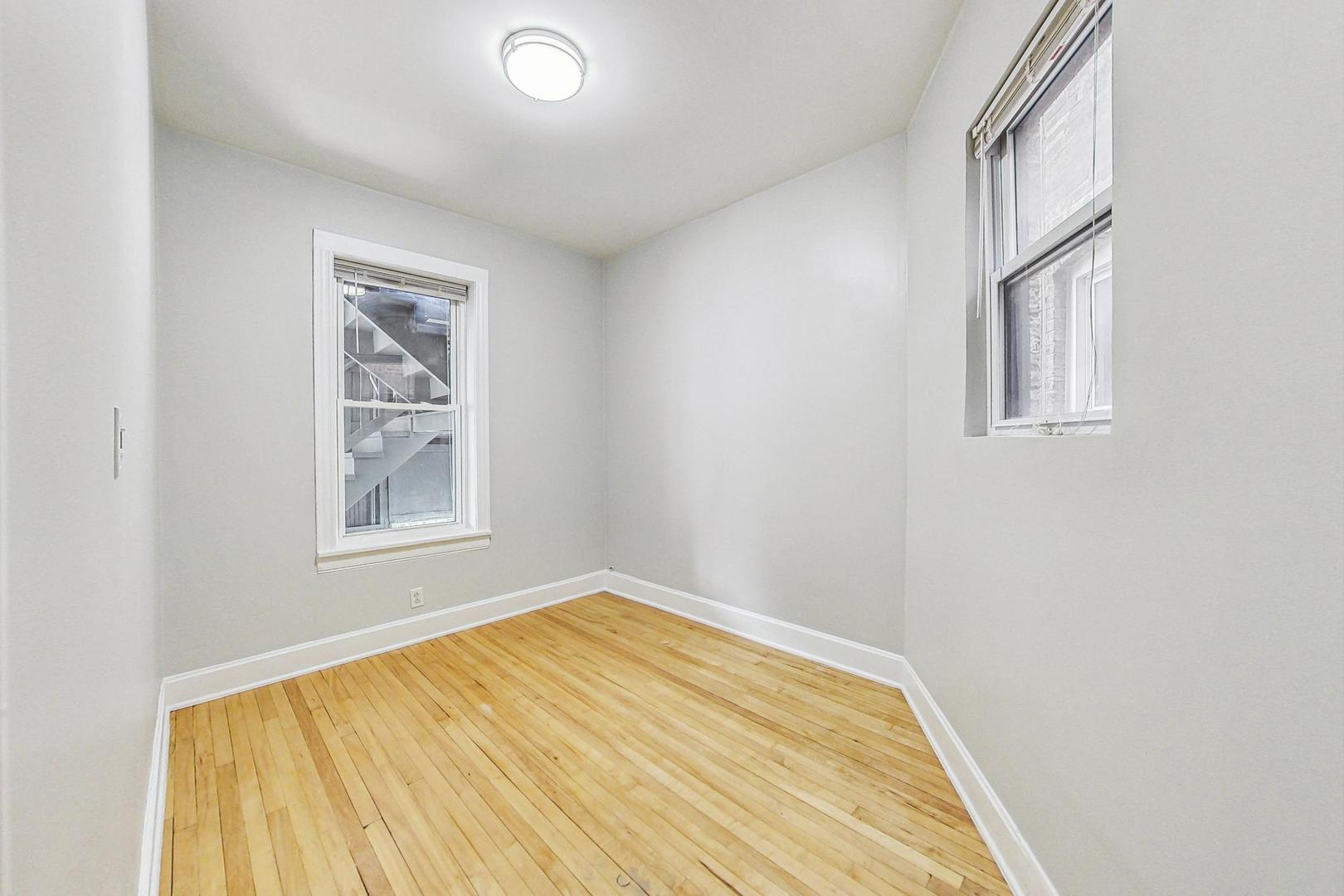 2531 W Medill Avenue Unit: 1