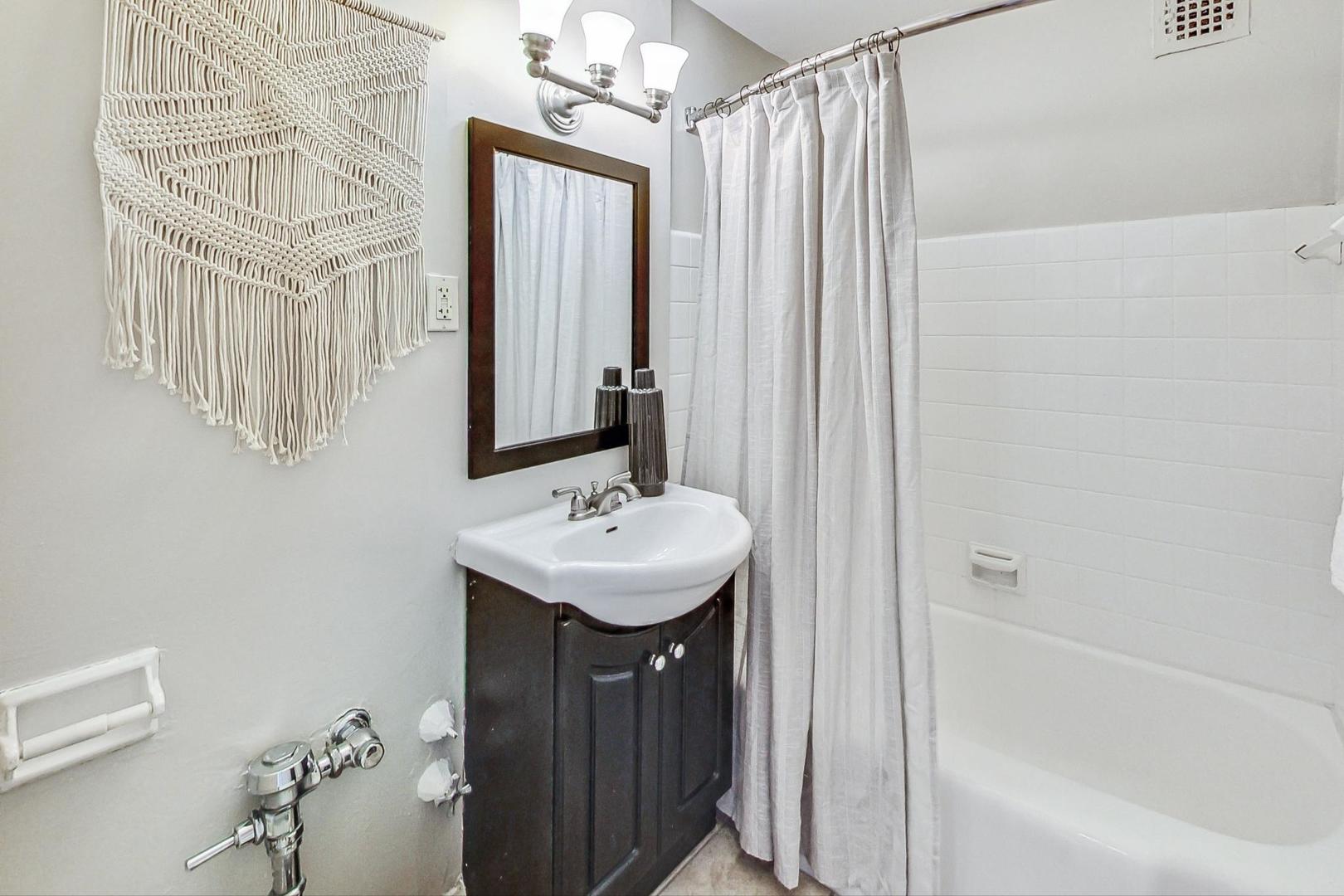 700 W BITTERSWEET Place Unit: 405