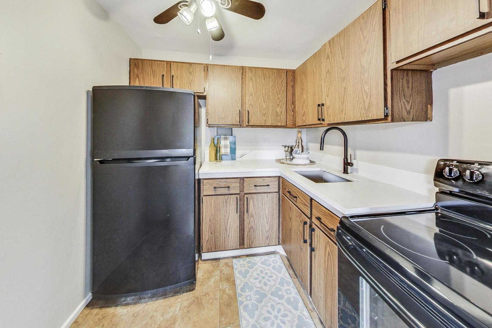 700 W BITTERSWEET Place Unit: 405