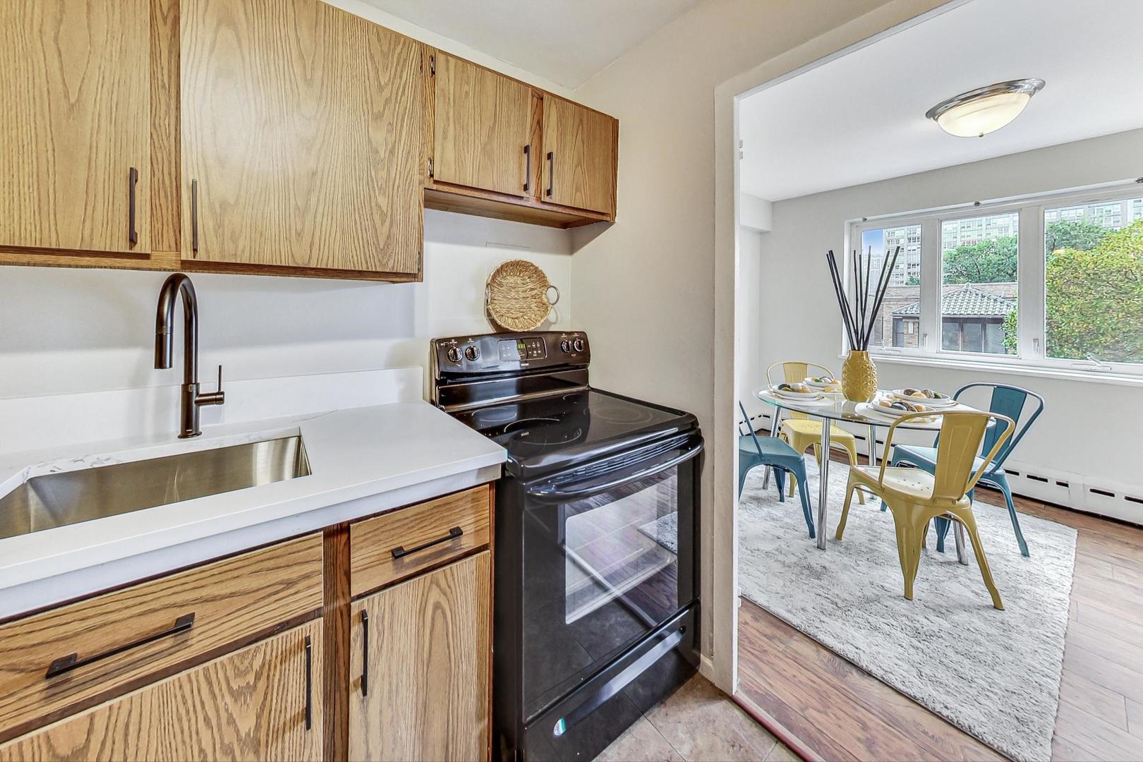 700 W BITTERSWEET Place Unit: 405