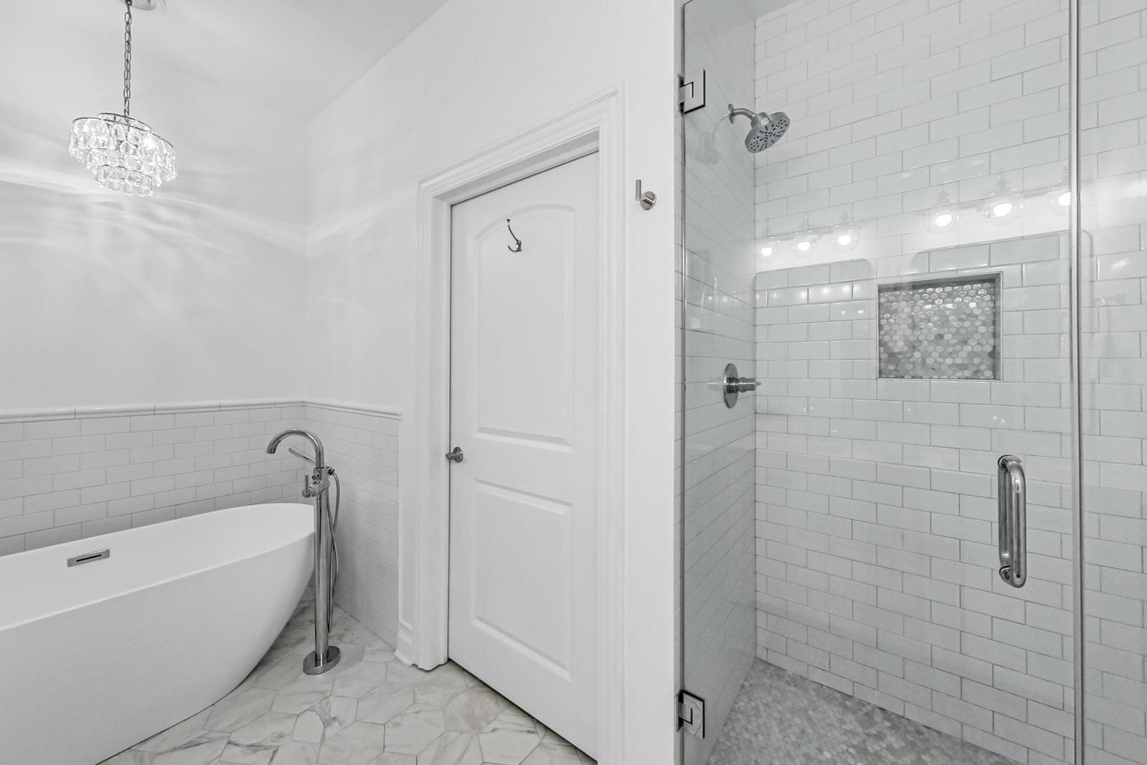 1453 W Irving Park Road Unit: 302