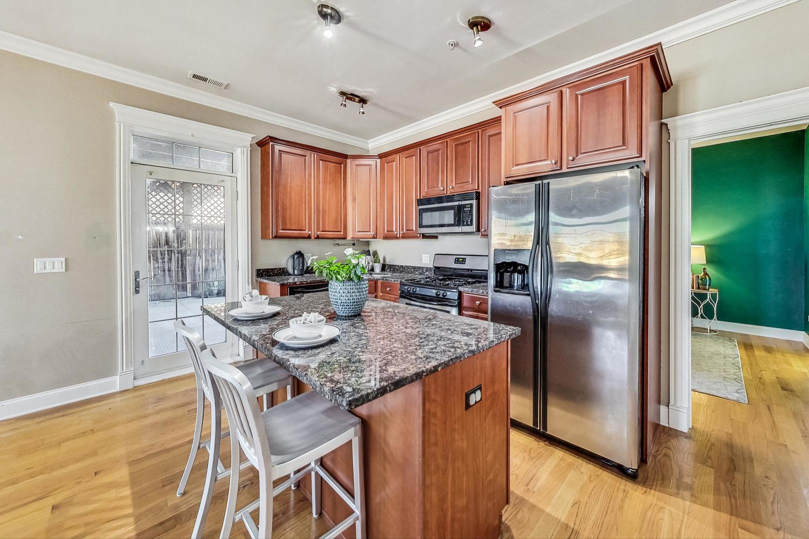 1453 W Irving Park Road Unit: 302