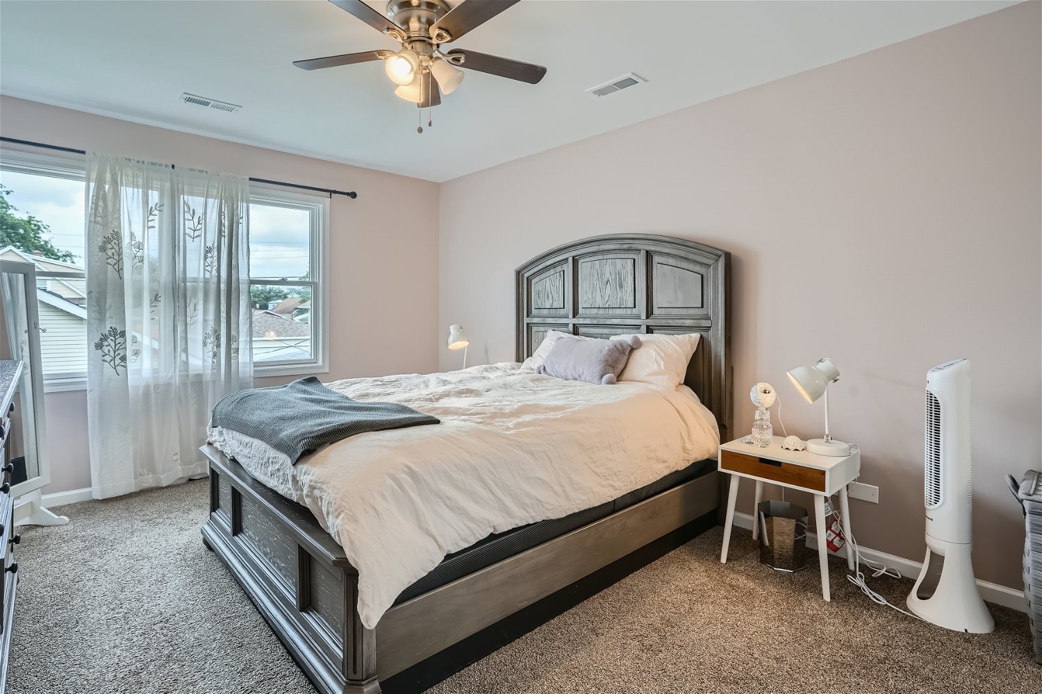 4569 N Merrimac Avenue