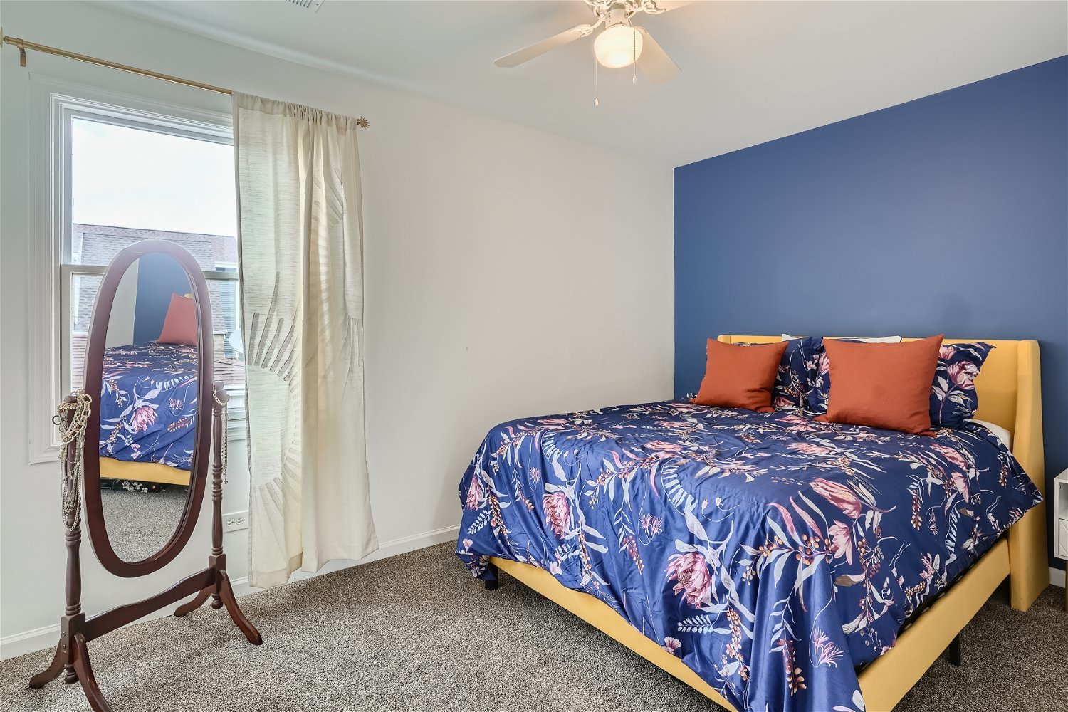 4569 N Merrimac Avenue