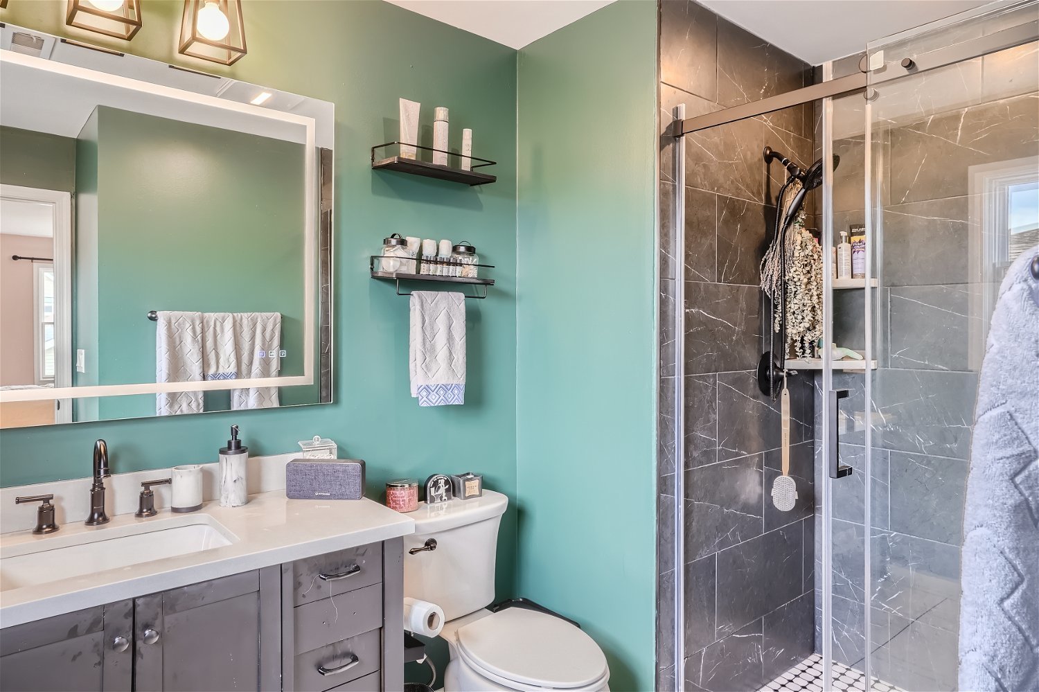 4569 N Merrimac Avenue