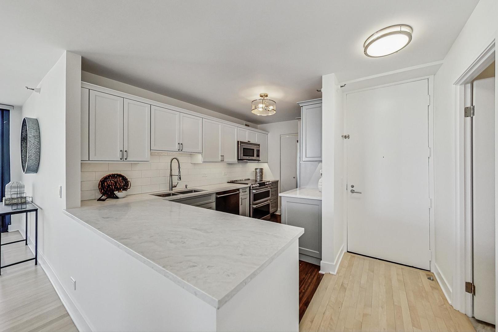 3660 N Lake Shore Drive Unit: 2613