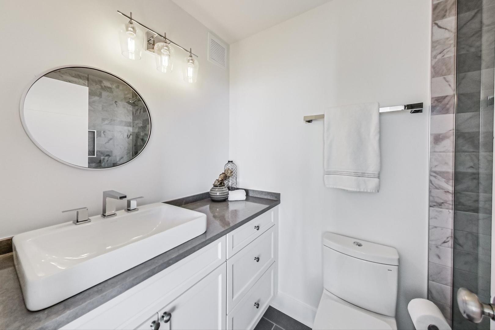 3660 N Lake Shore Drive Unit: 2613