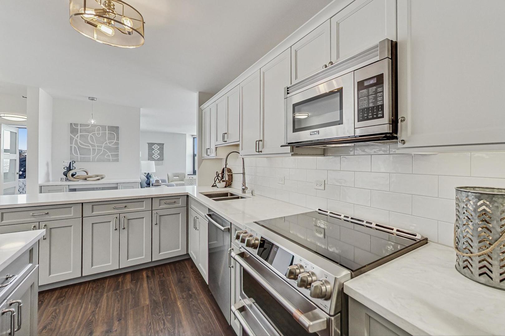 3660 N Lake Shore Drive Unit: 2613