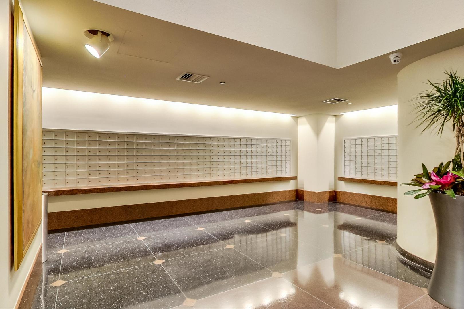3660 N Lake Shore Drive Unit: 2613