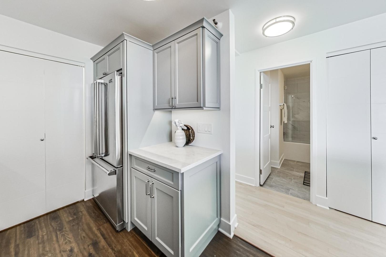 3660 N Lake Shore Drive Unit: 2613