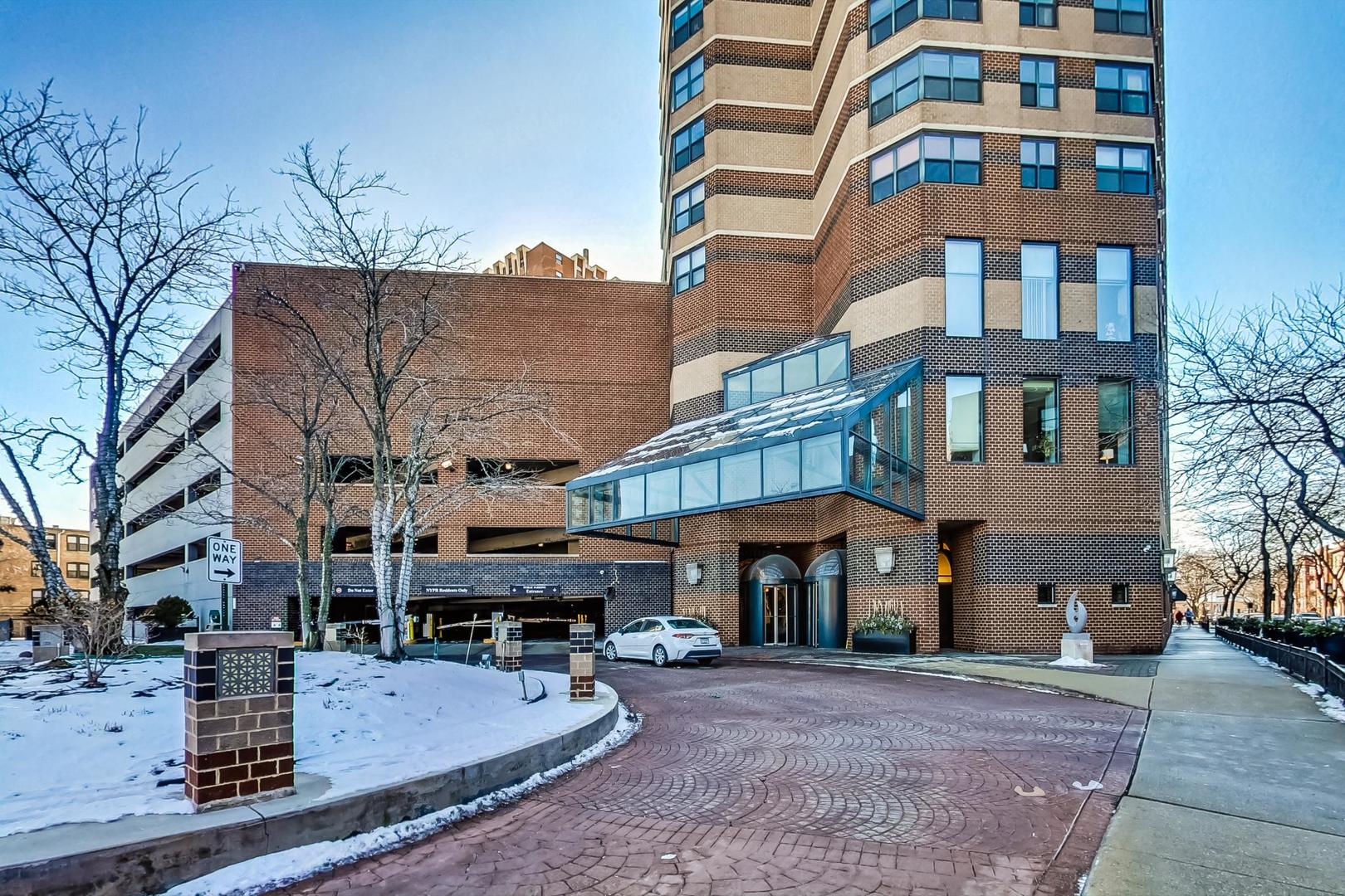 3660 N Lake Shore Drive Unit: 2613