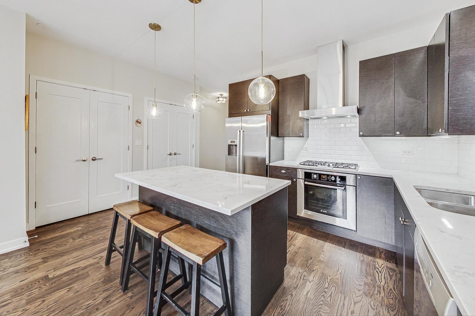 1918 W ARMITAGE Avenue Unit: 2B