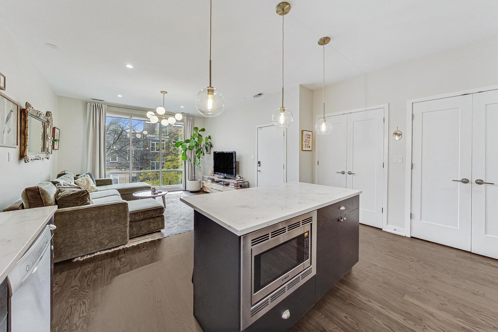 1918 W ARMITAGE Avenue Unit: 2B