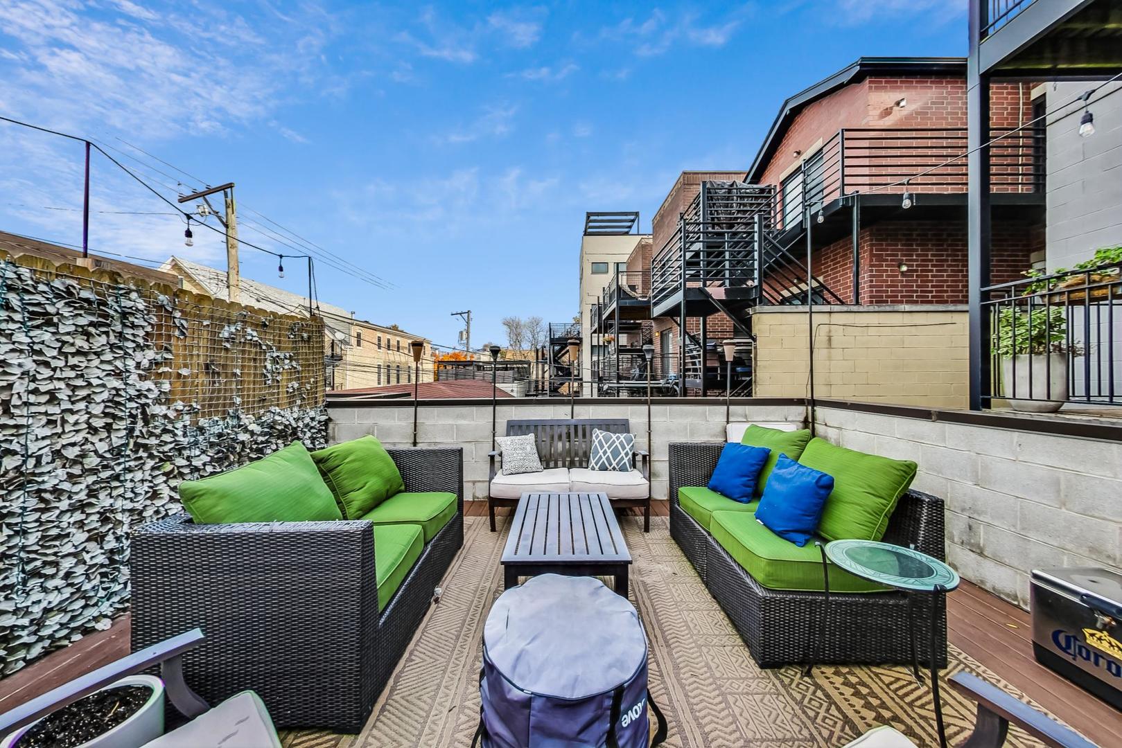 1918 W ARMITAGE Avenue Unit: 2B