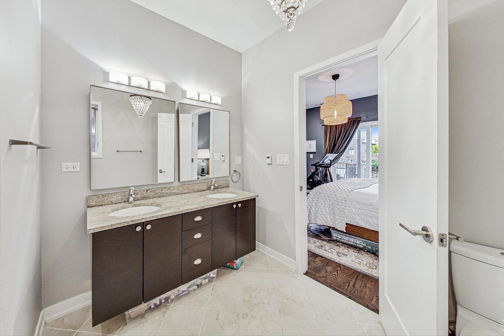 1918 W ARMITAGE Avenue Unit: 2B