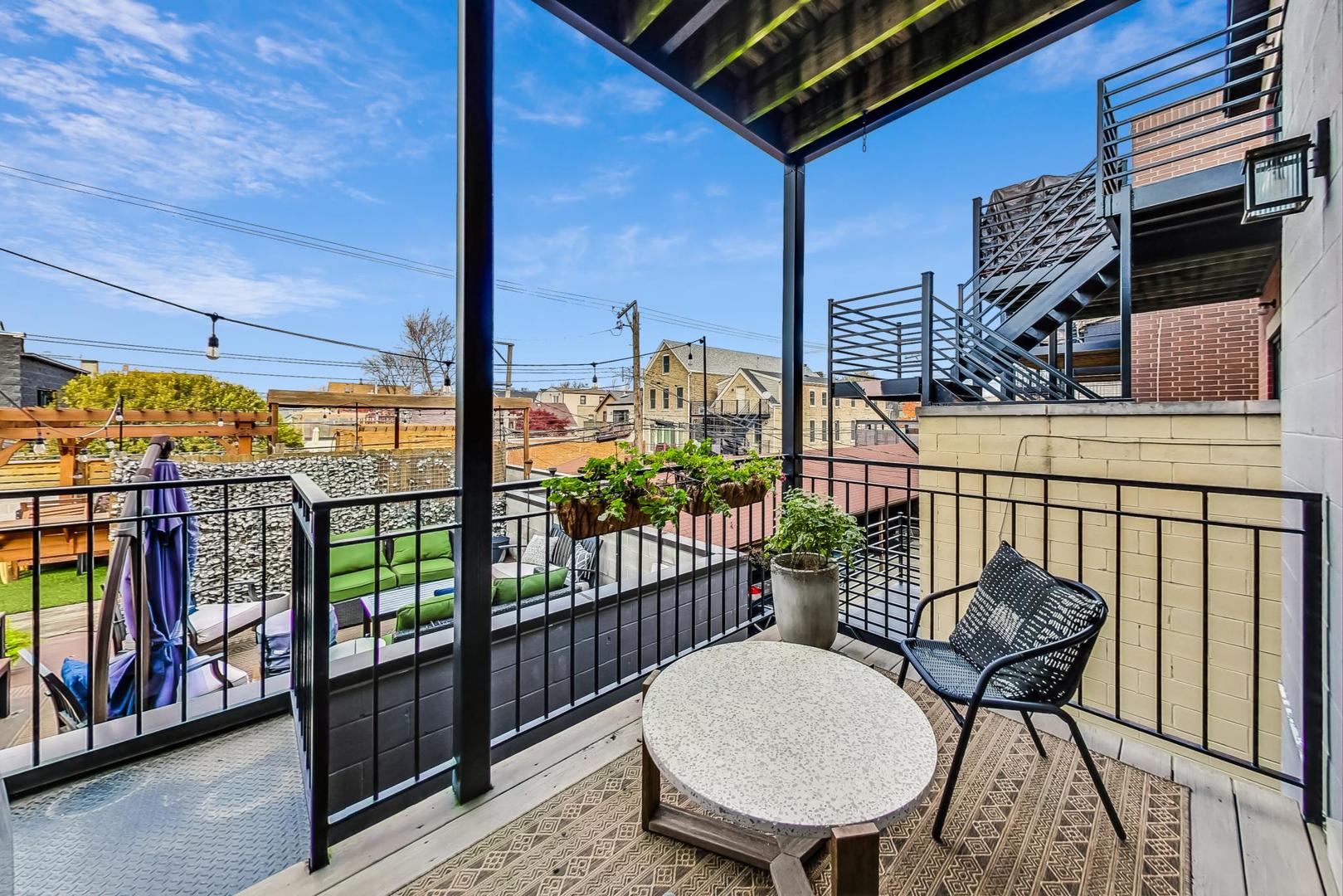 1918 W ARMITAGE Avenue Unit: 2B