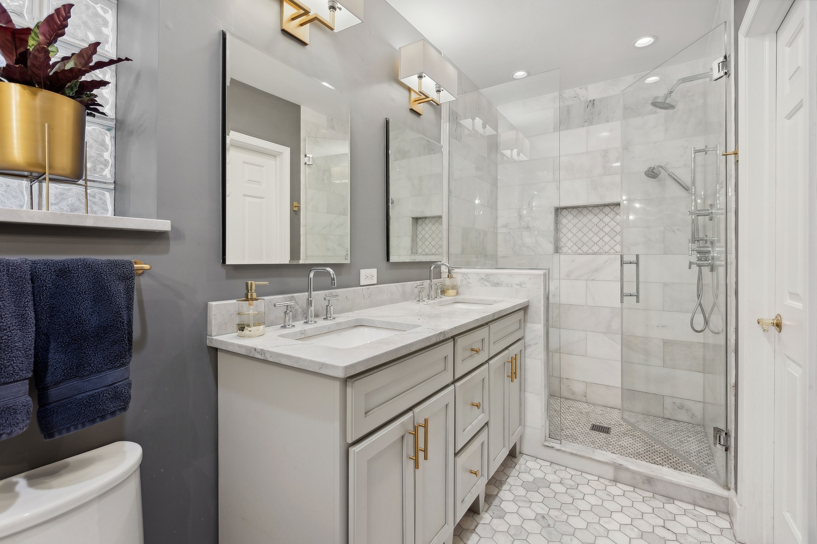 3507 N Reta Avenue Unit: 1