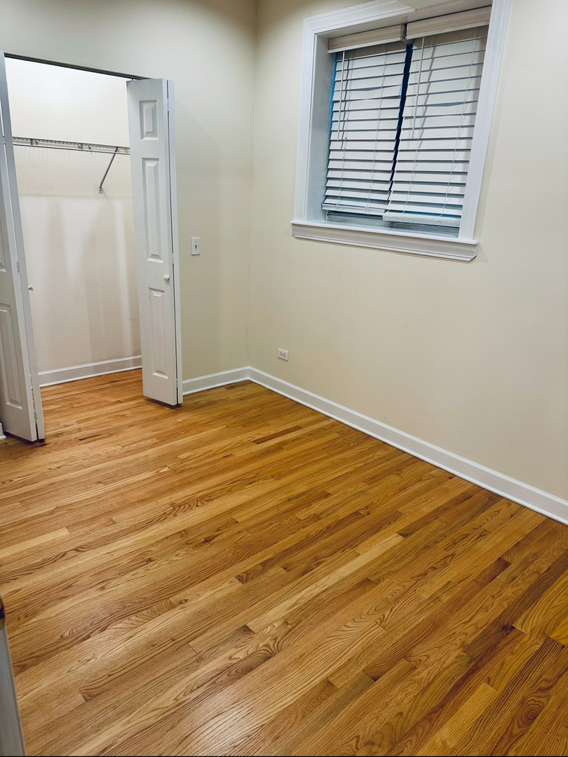 5255 N Rockwell Street Unit: G