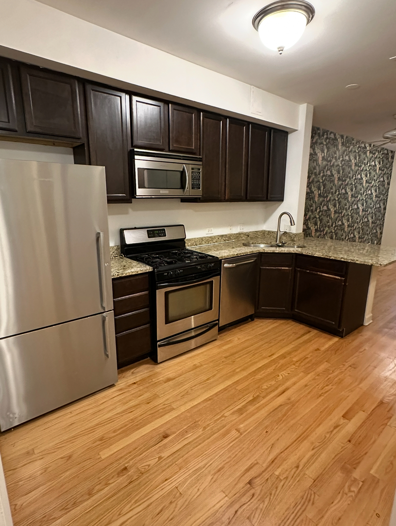 5255 N Rockwell Street Unit: G