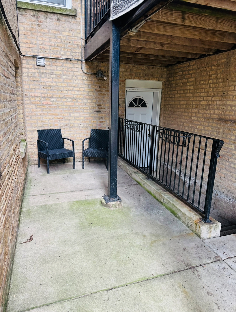 5255 N Rockwell Street Unit: G
