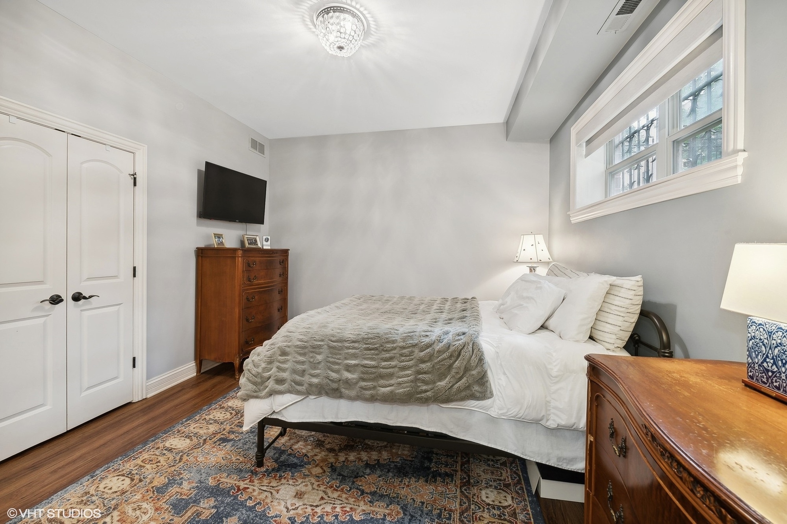 2217 N Oakley Avenue Unit: 1N