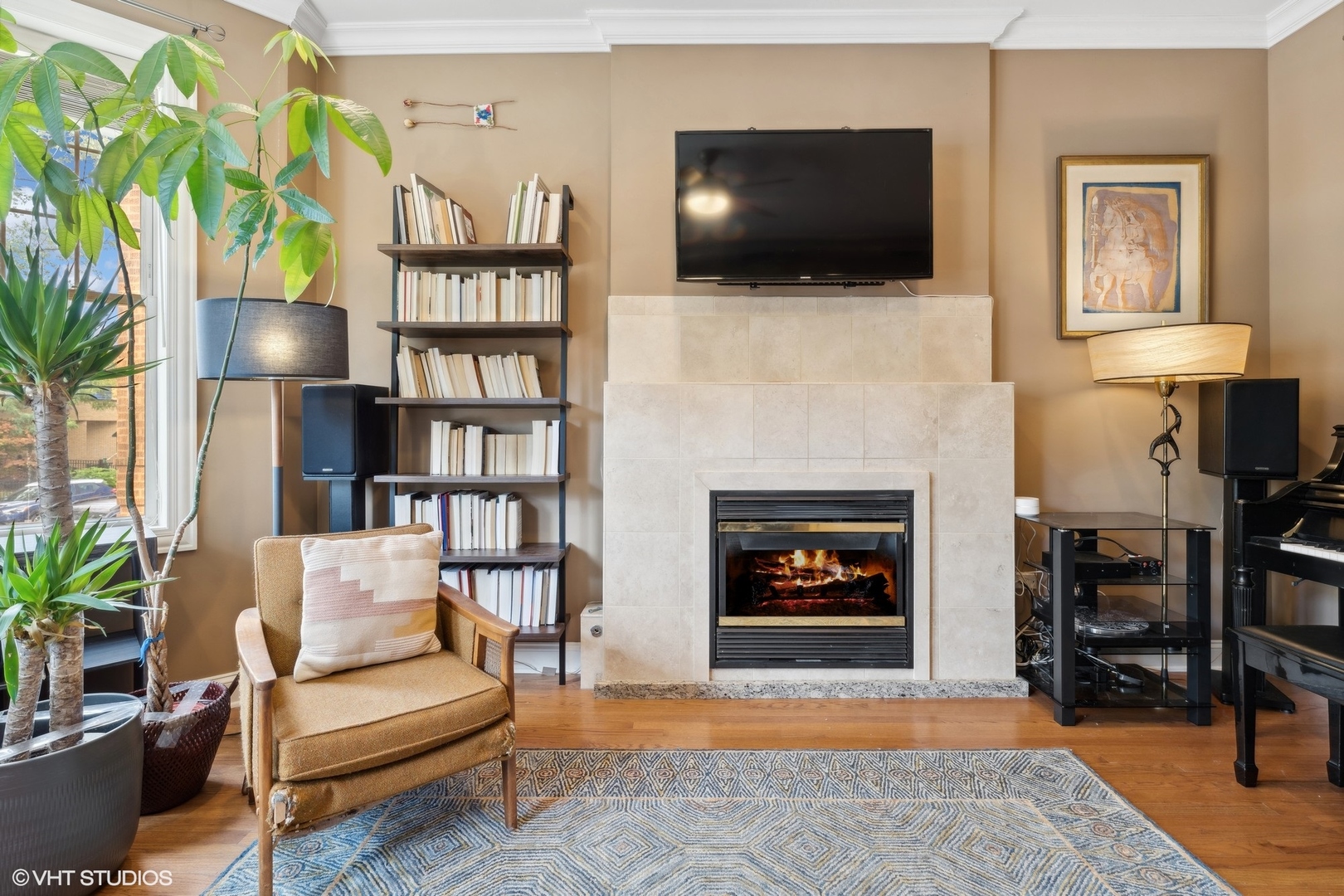 2441 N Sawyer Avenue Unit: 1N