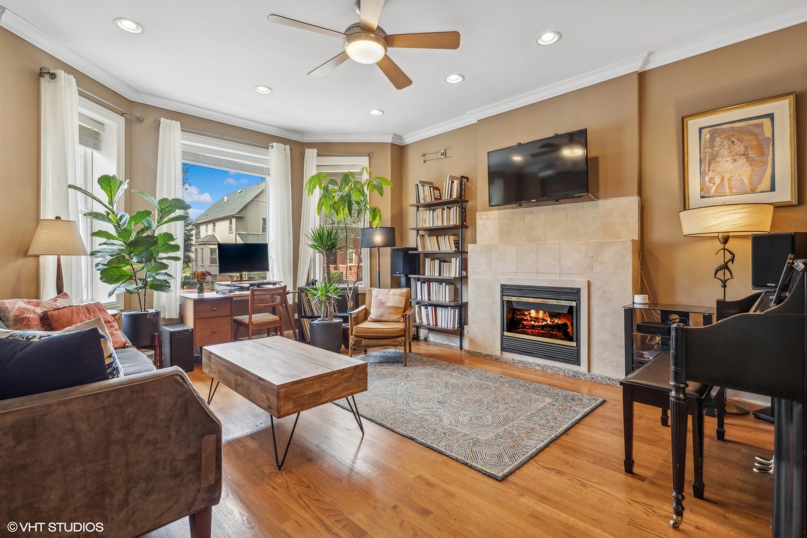 2441 N Sawyer Avenue Unit: 1N