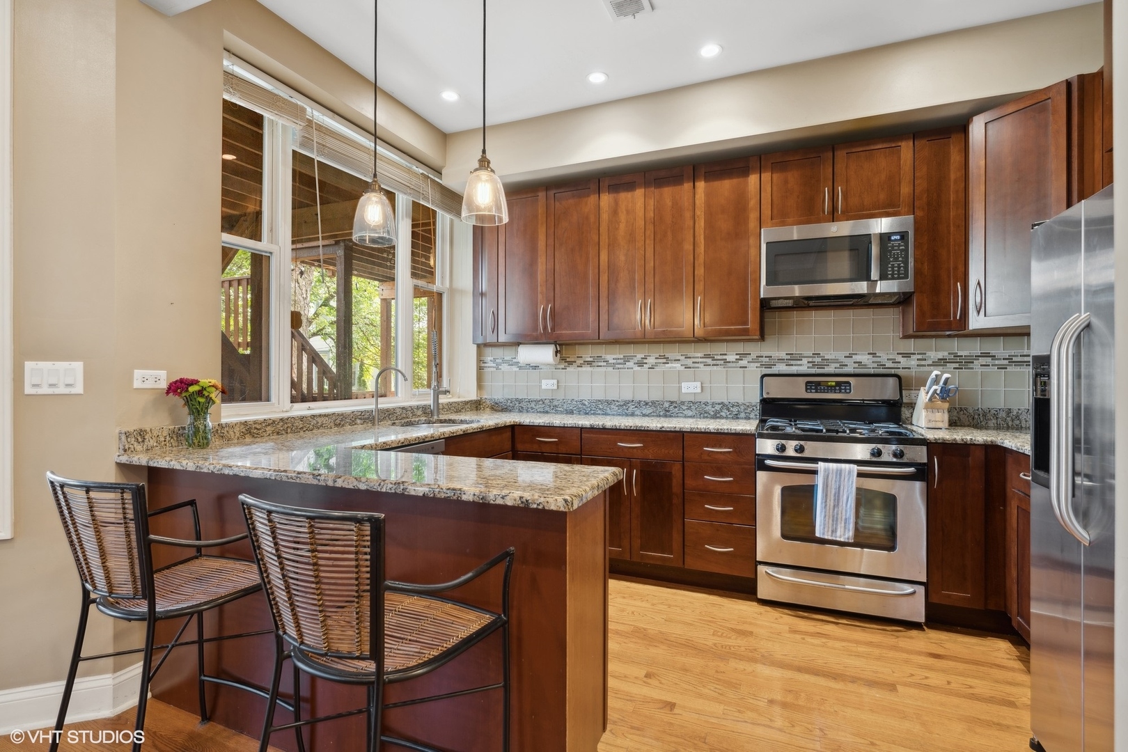 2441 N Sawyer Avenue Unit: 1N