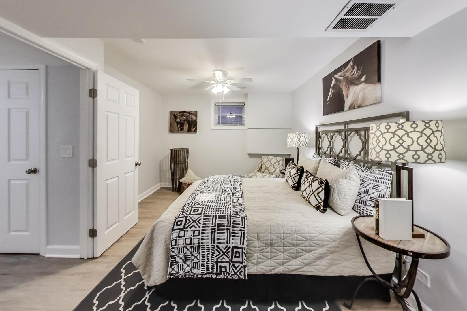 1422 W Lexington Street Unit: 2F