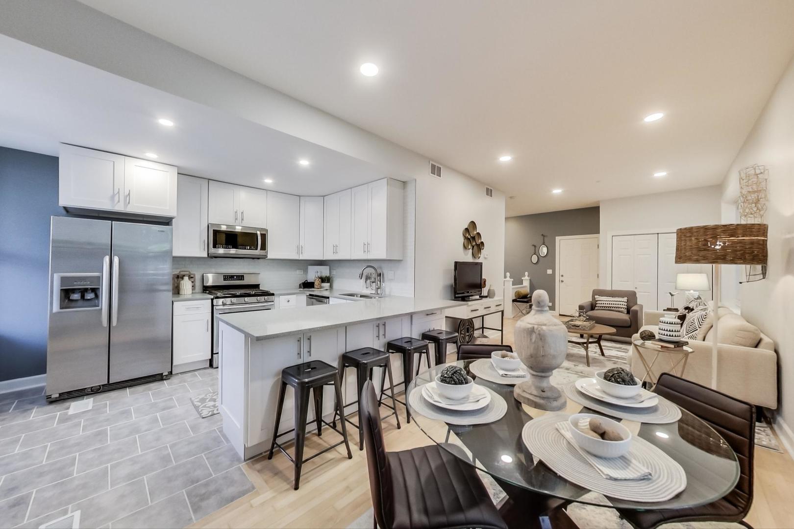 1422 W Lexington Street Unit: 2F