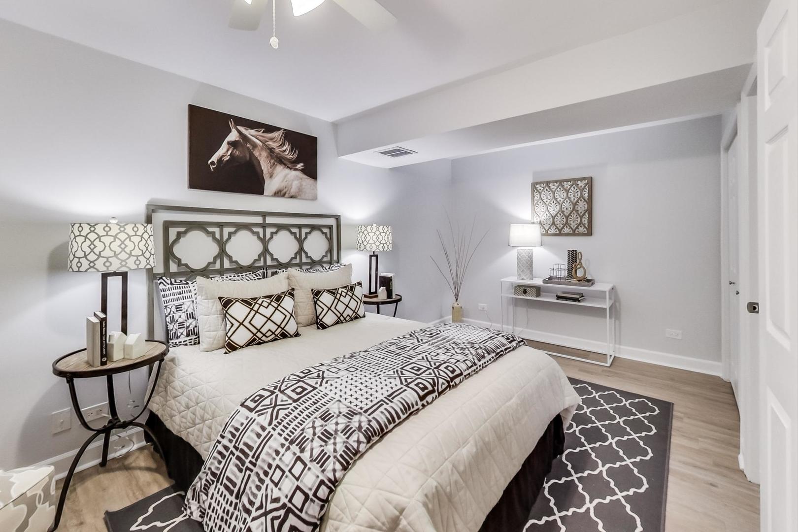 1422 W Lexington Street Unit: 2F