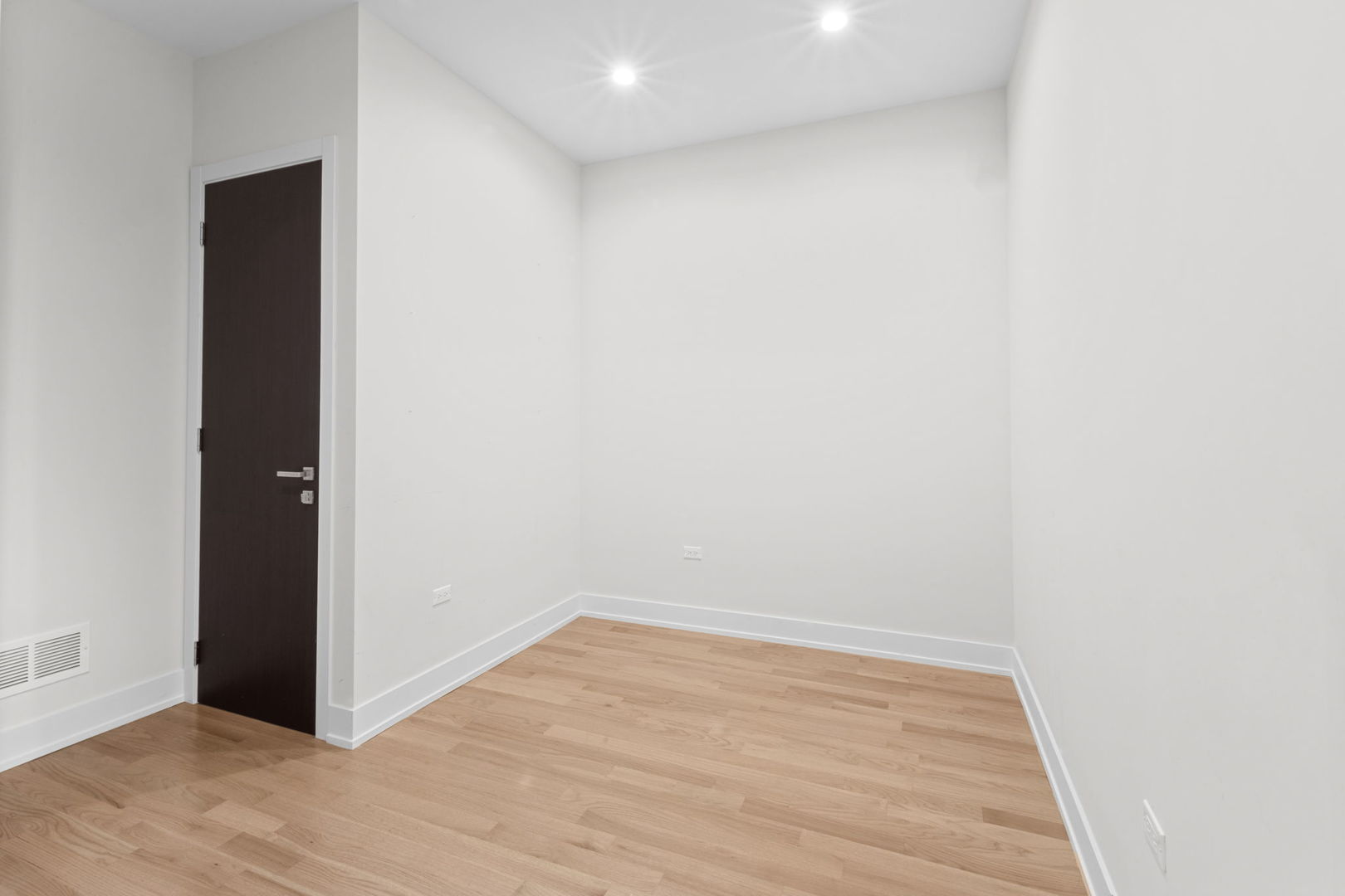 3530 N Lincoln Avenue Unit: 304